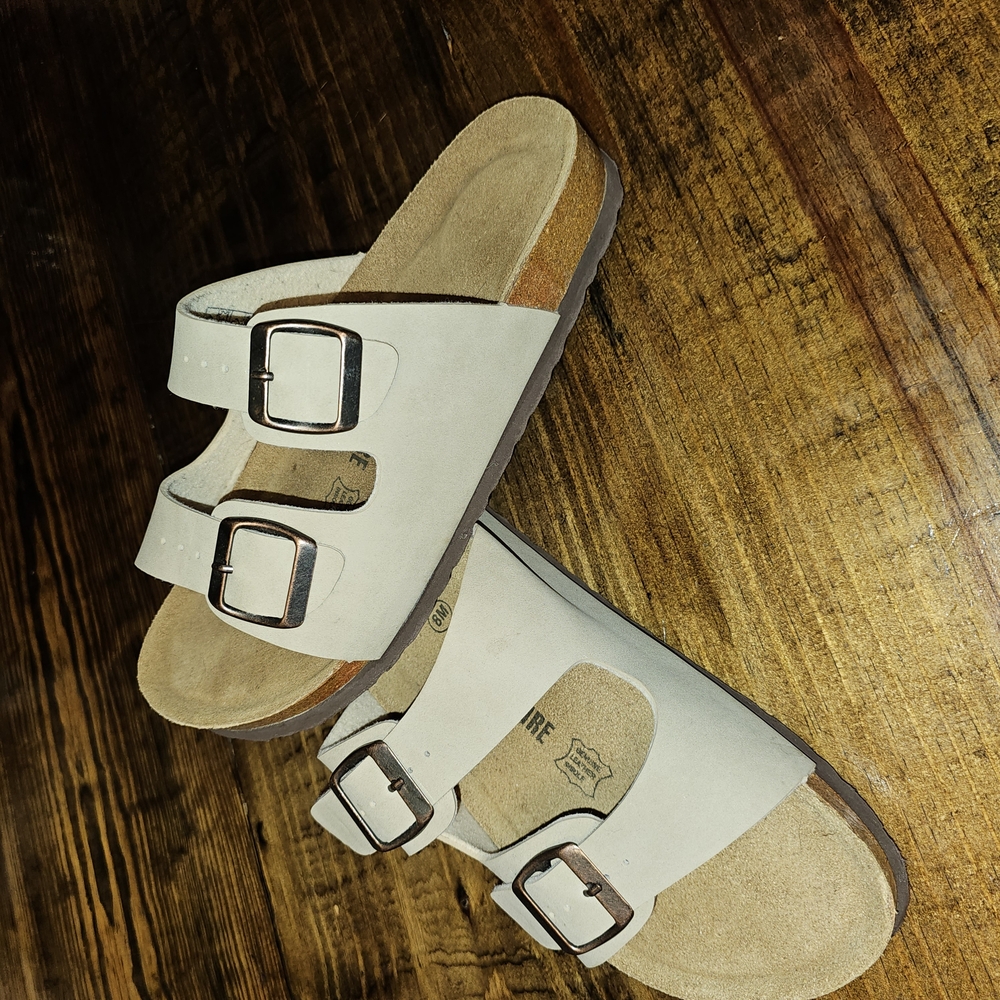 Cushionaire Womens Cream Sandals with Buckles